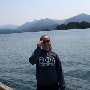 Meet your Posher, Megan